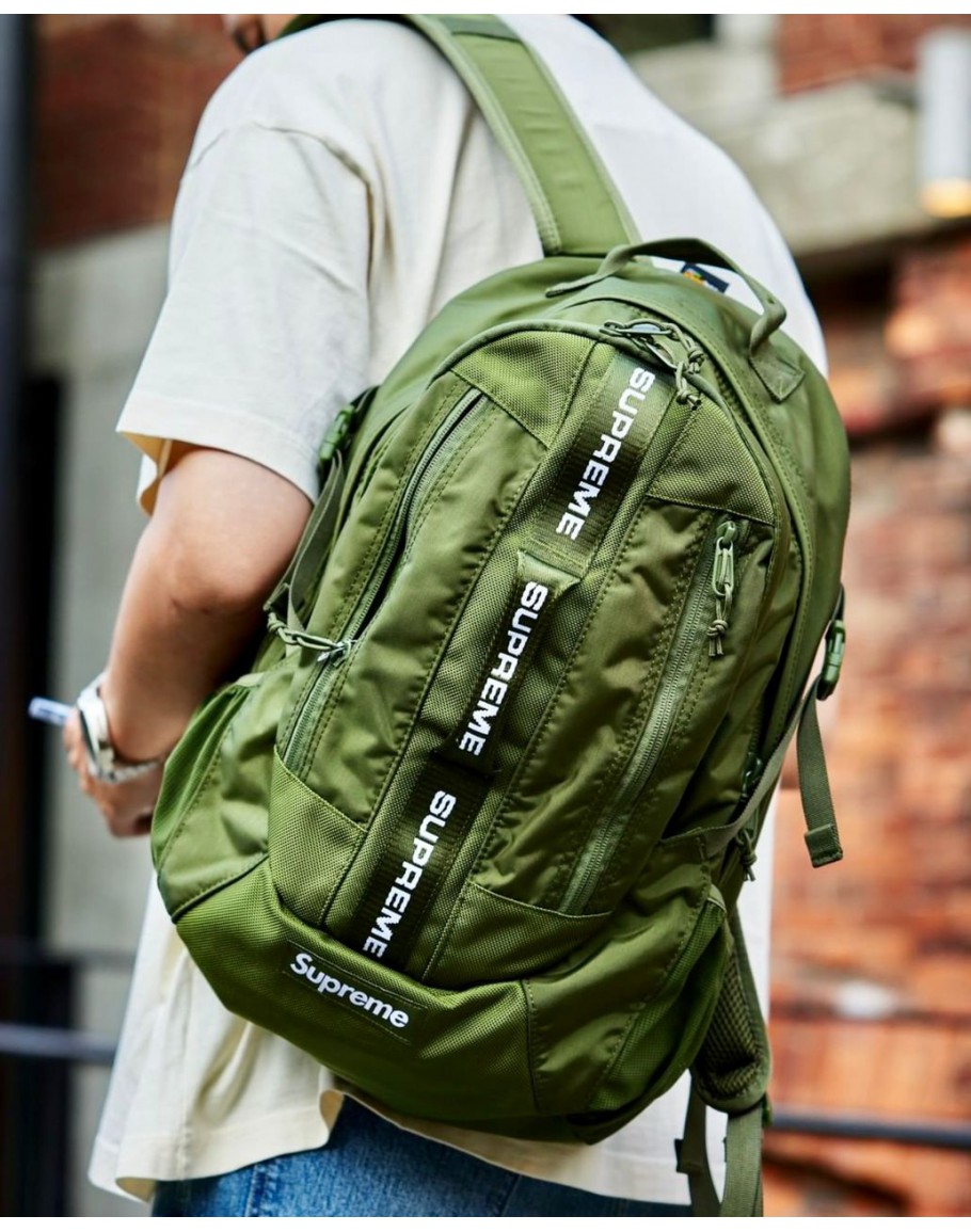 Supreme on sale fw backpack